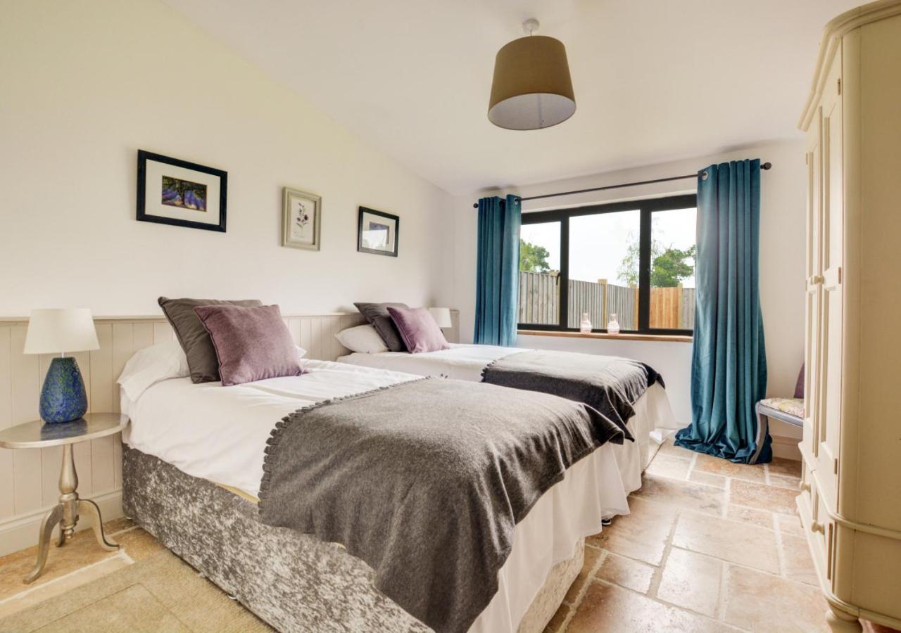 5 Bed in Briston oc-2005
