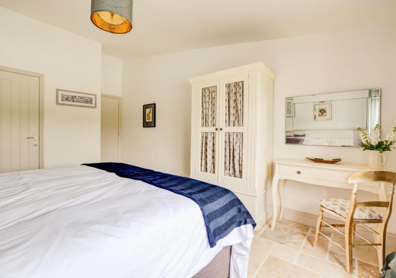 5 Bed in Briston oc-2005