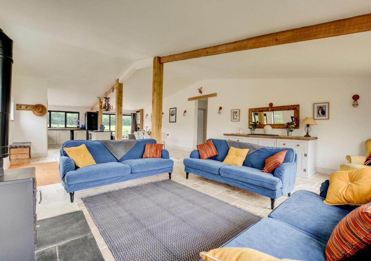 5 Bed in Briston oc-2005