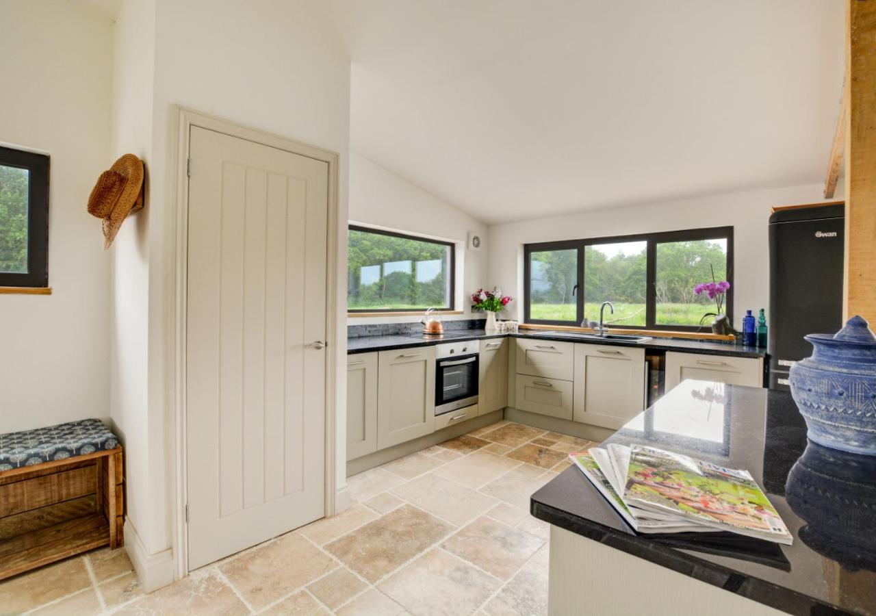 5 Bed in Briston oc-2005
