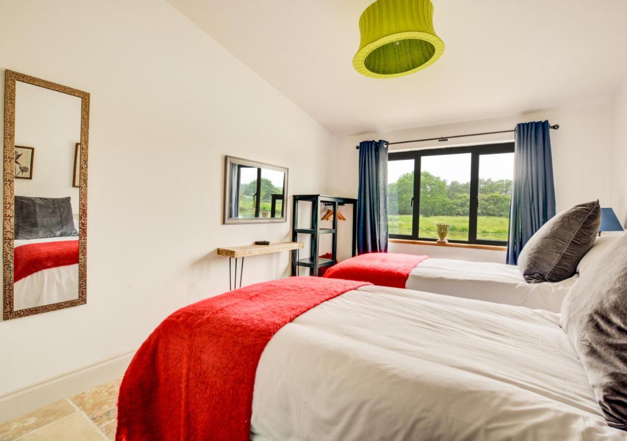 5 Bed in Briston oc-2005