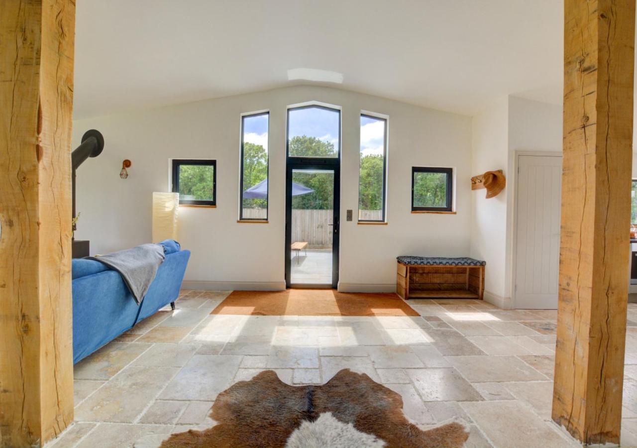 5 Bed in Briston oc-2005