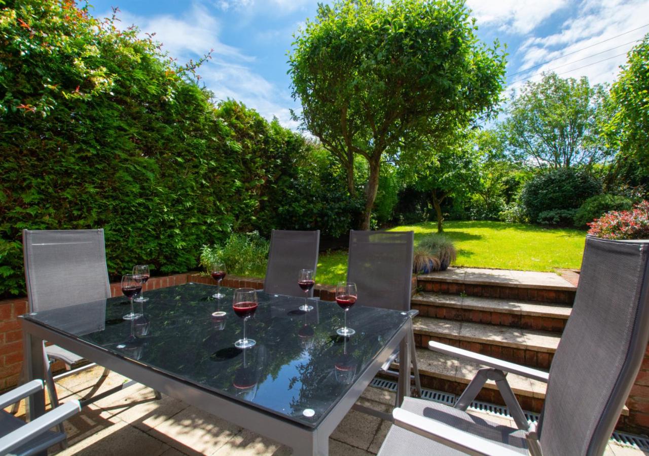 3 Bed in Salthouse oc-2002