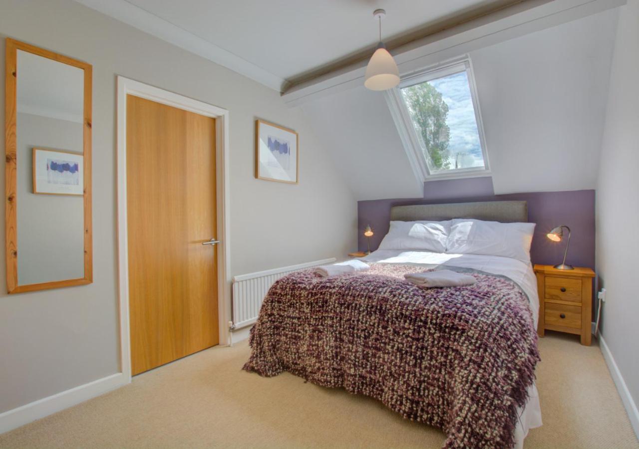 3 Bed in Salthouse oc-2002