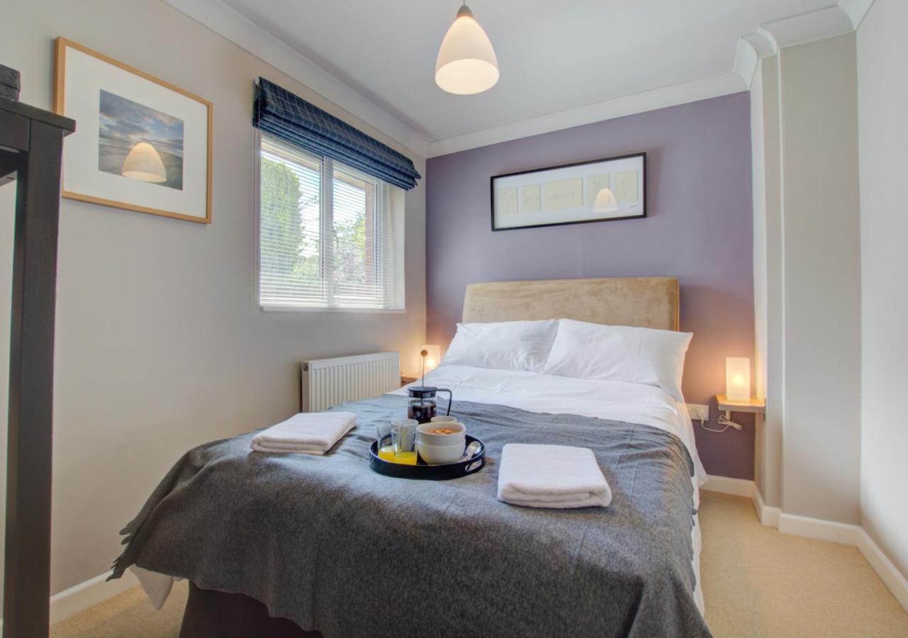 3 Bed in Salthouse oc-2002