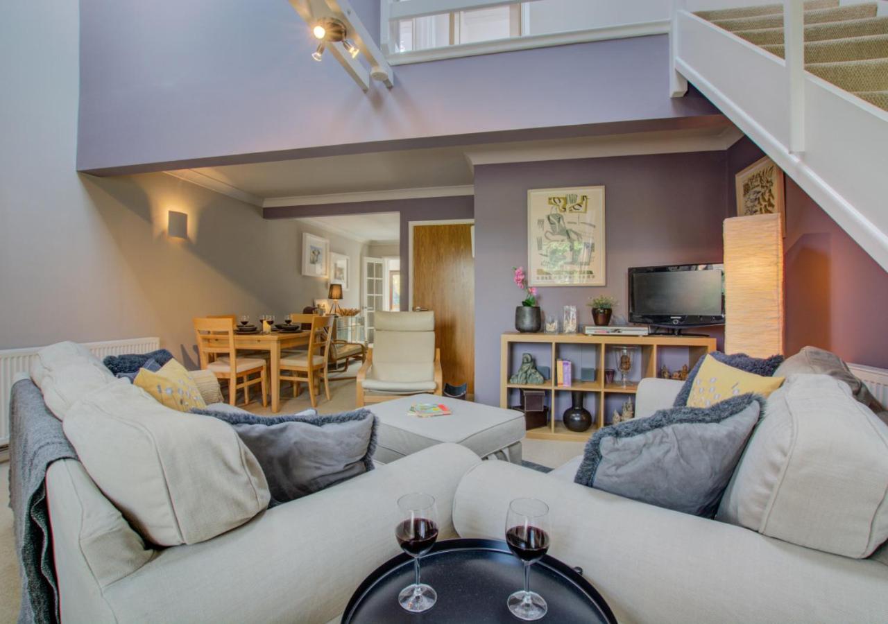 3 Bed in Salthouse oc-2002