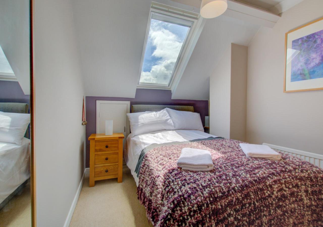 3 Bed in Salthouse oc-2002