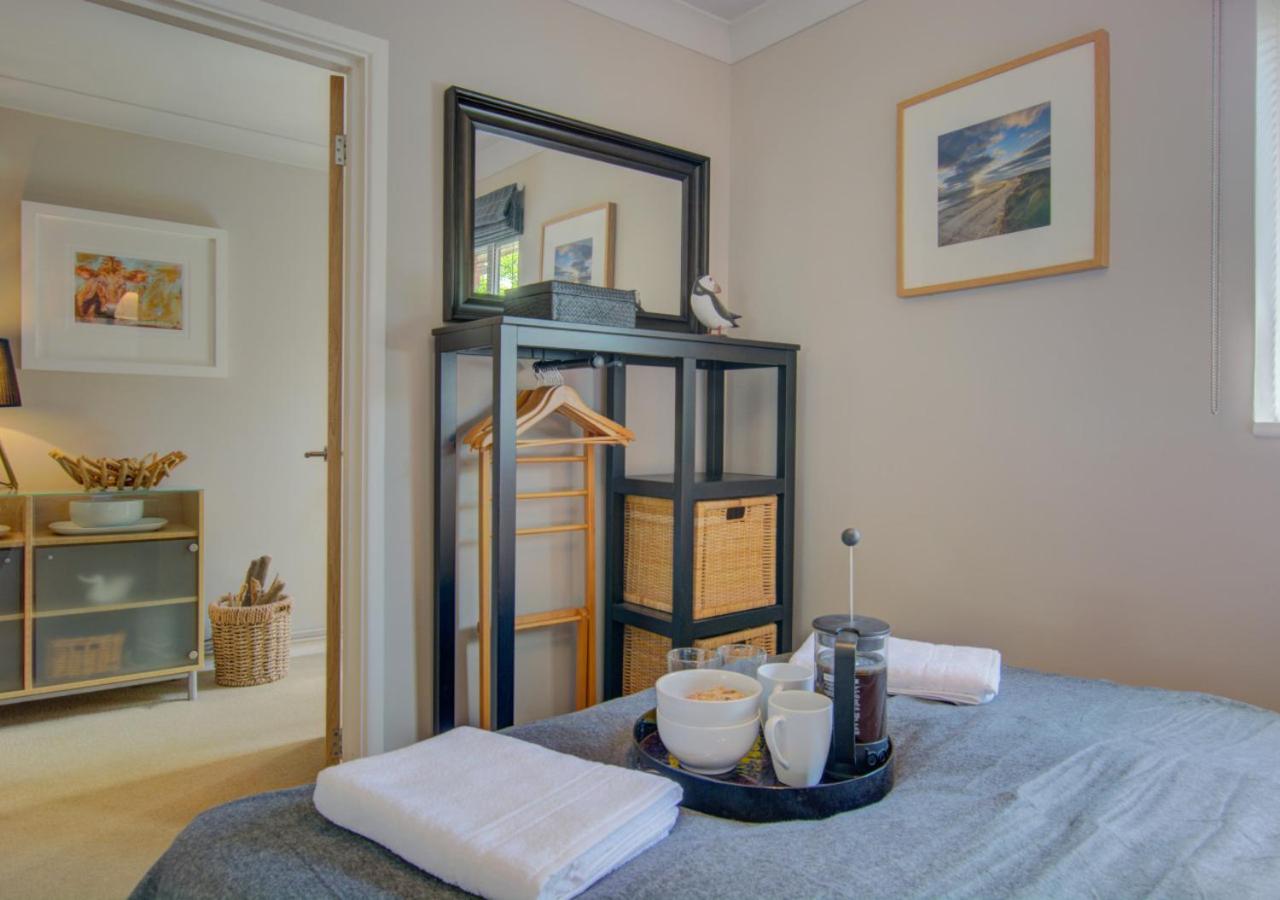 3 Bed in Salthouse oc-2002