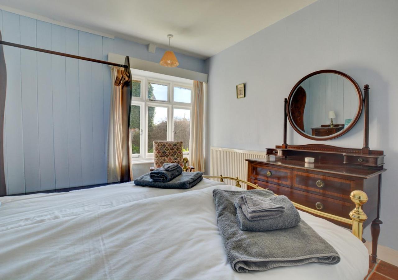 2 Bed in Bacton oc-710