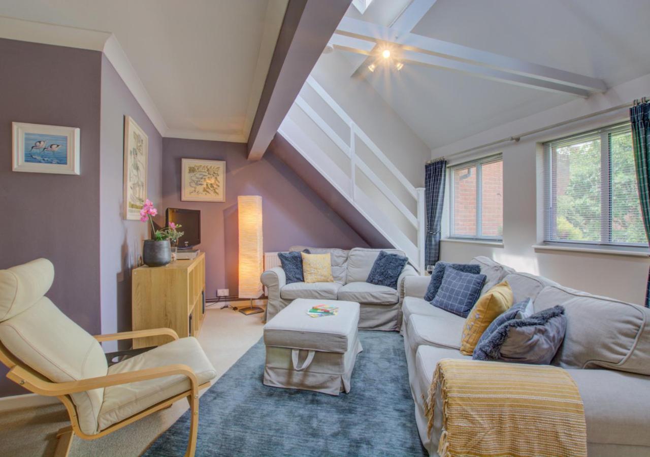 3 Bed in Salthouse oc-2002