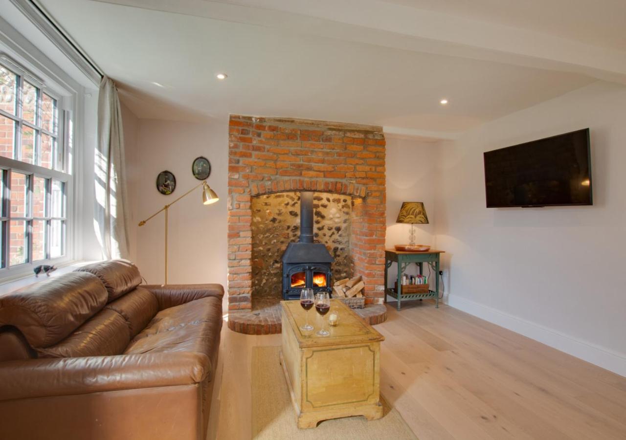 5 Bed in Southrepps oc-2211