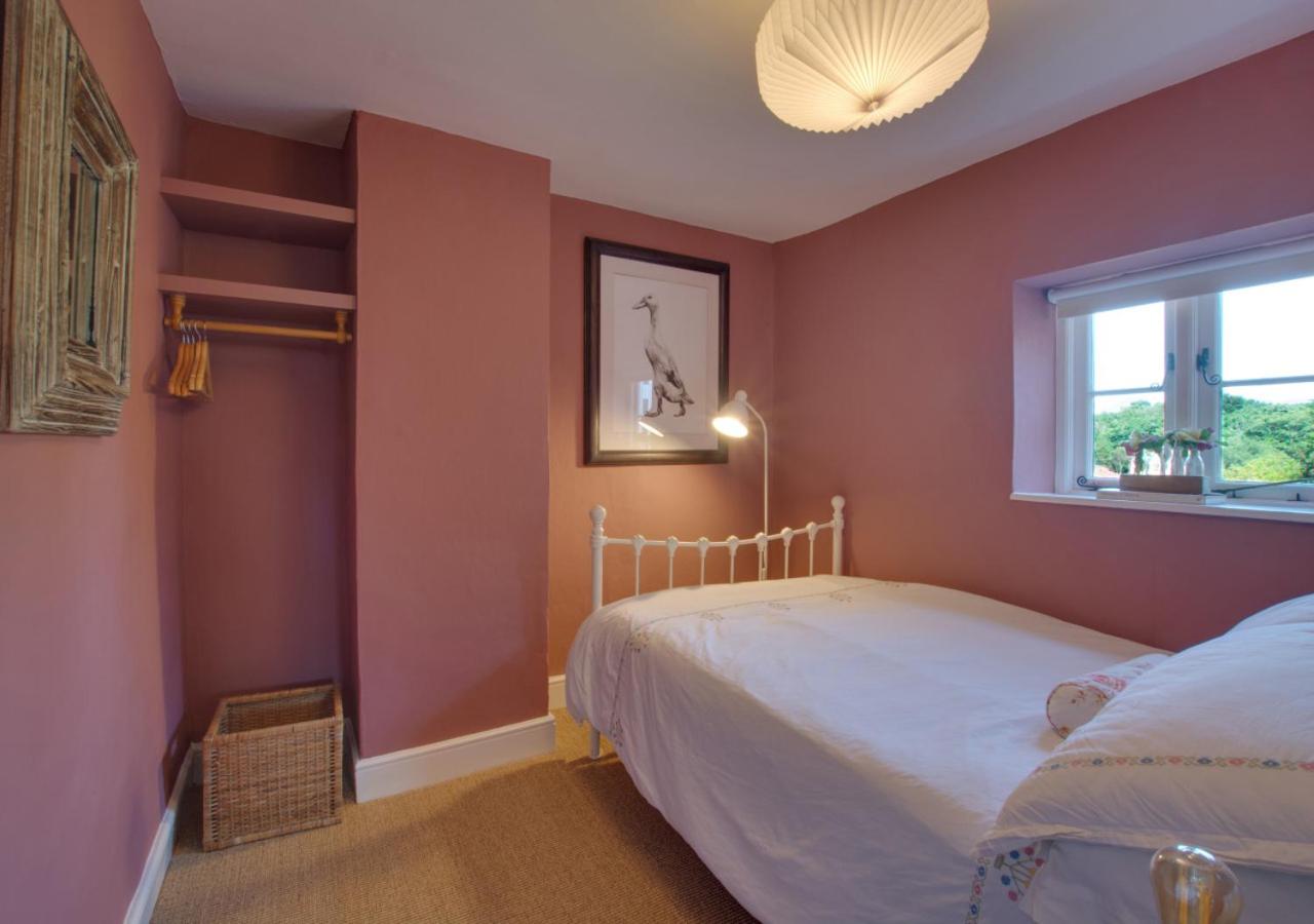 5 Bed in Southrepps oc-2211