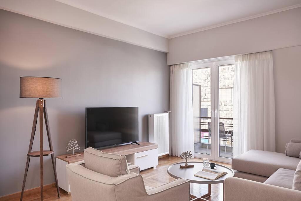 Fix 2bd apartment with Parthenon view