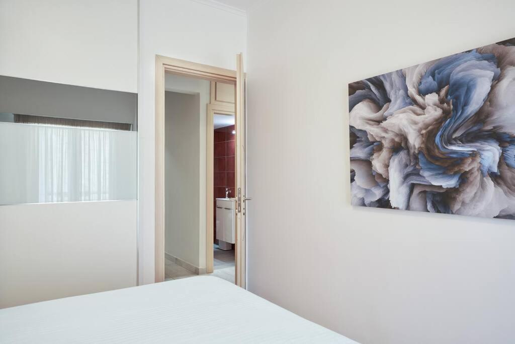 Fix 2bd apartment with Parthenon view