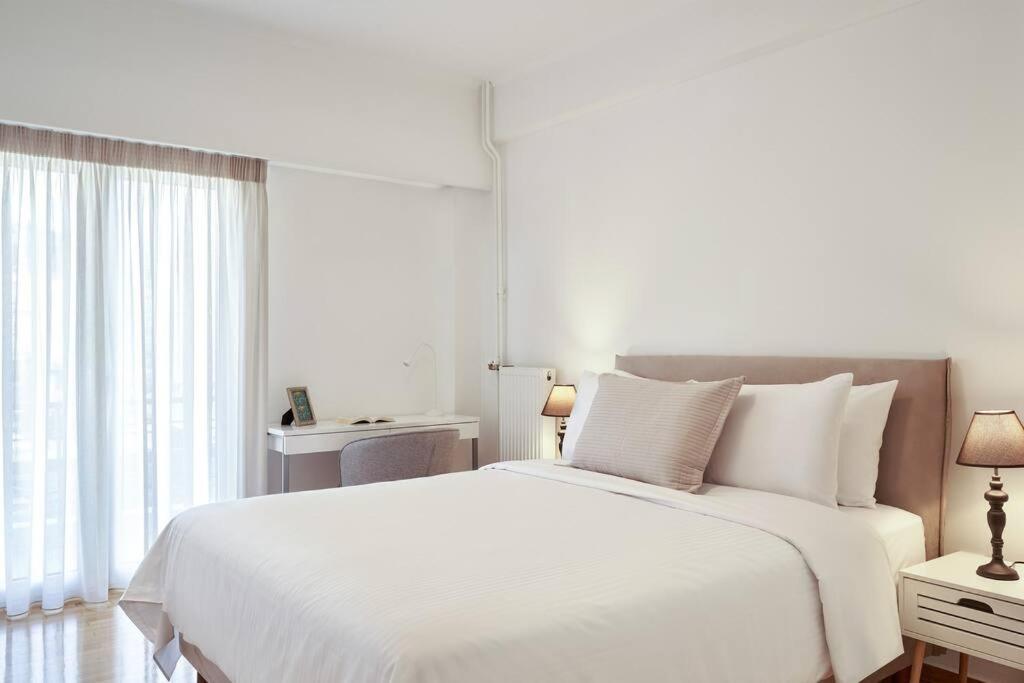 Fix 2bd apartment with Parthenon view