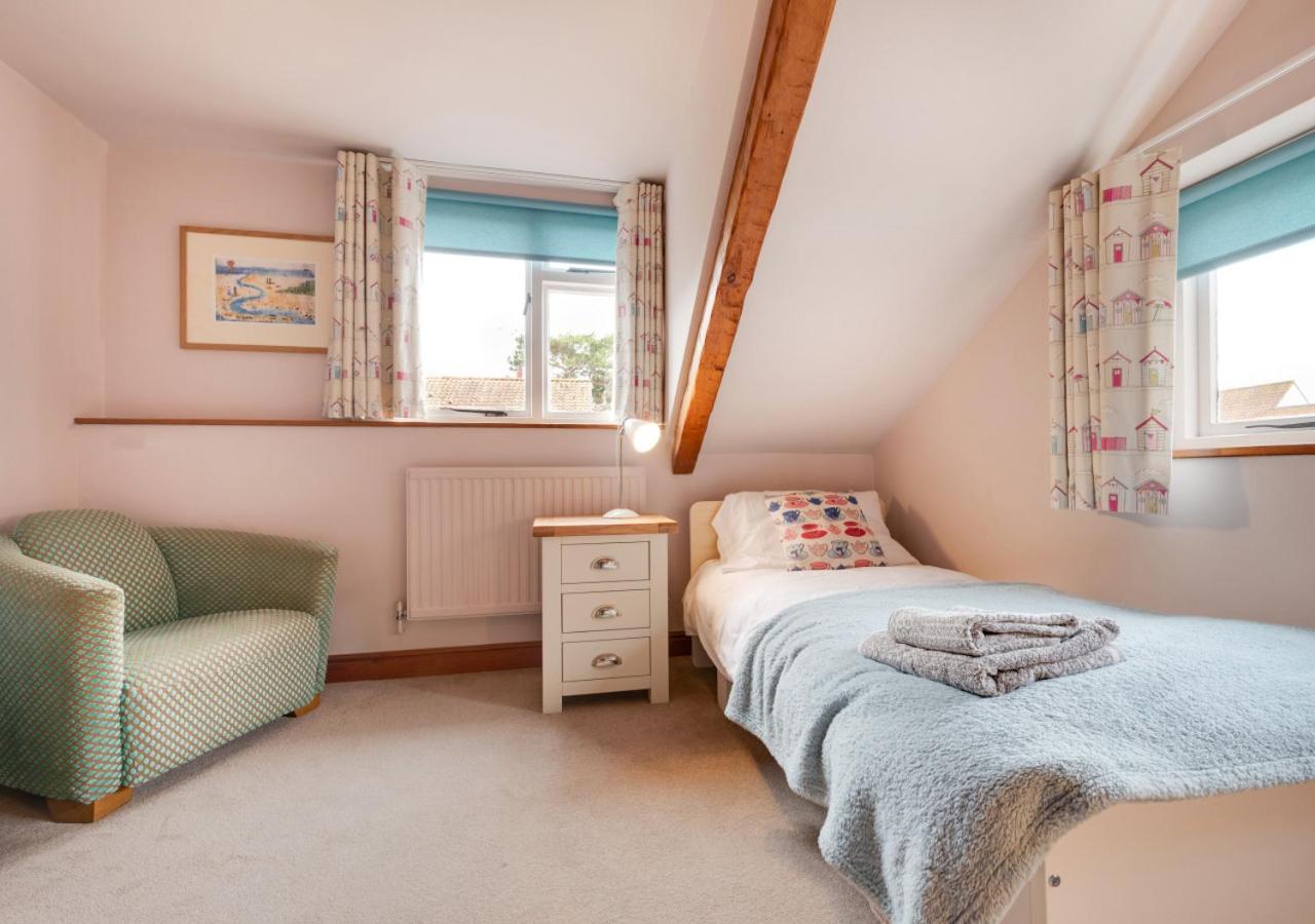 4 Bed in Wells-next-the-Sea oc-2045