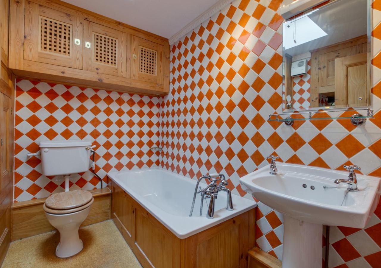 4 Bed in Harpley oc-1989 view 4