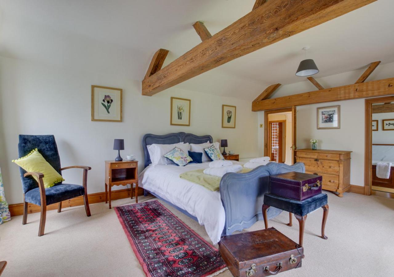 4 Bed in Harpley oc-1989 view 5