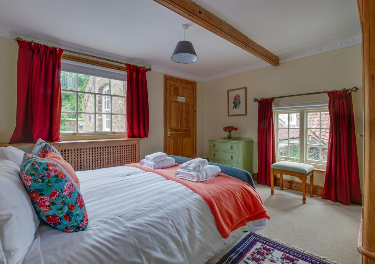 4 Bed in Harpley oc-1989 view 3