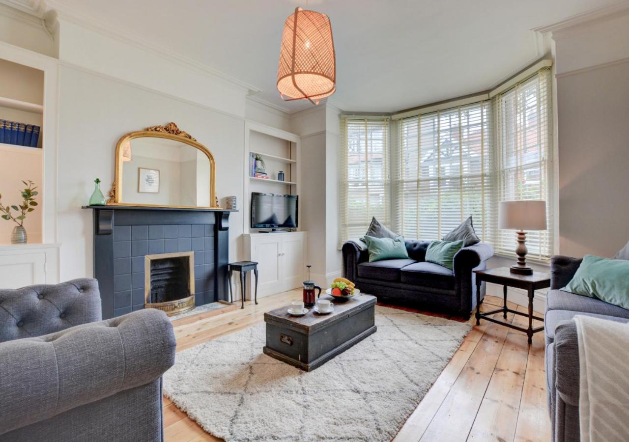 6 Bed in Cromer oc-1996