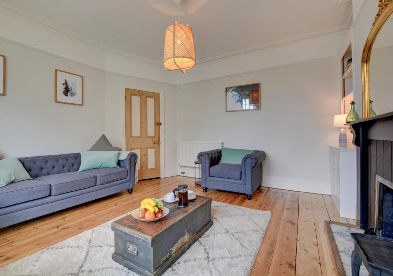 6 Bed in Cromer oc-1996