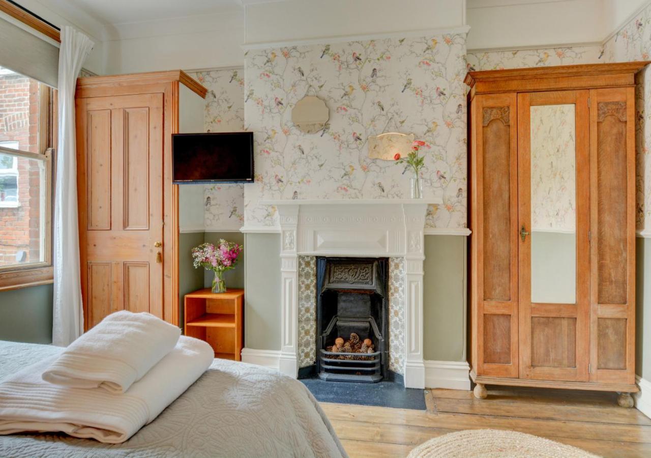 6 Bed in Cromer oc-1996