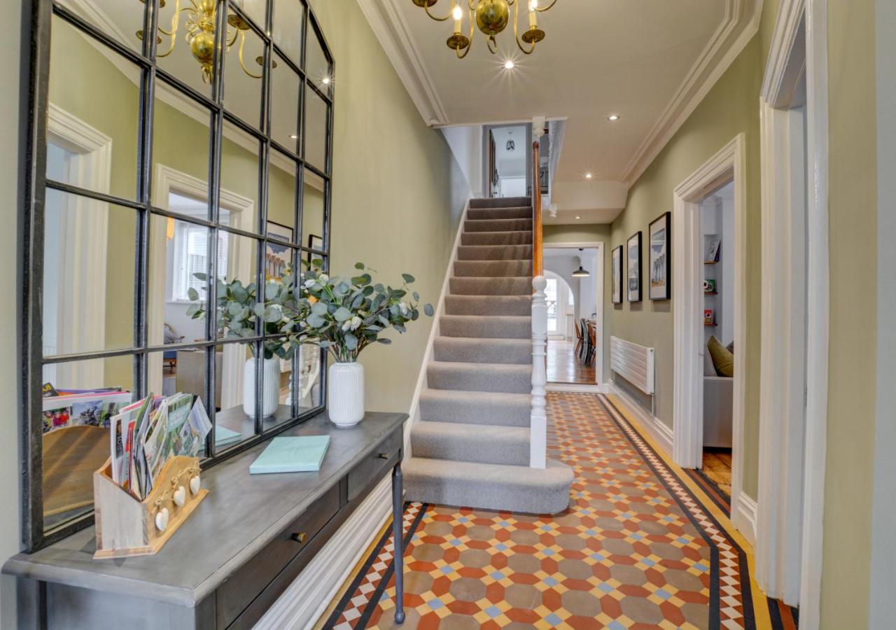 6 Bed in Cromer oc-1996