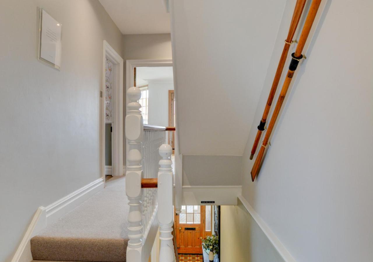 6 Bed in Cromer oc-1996