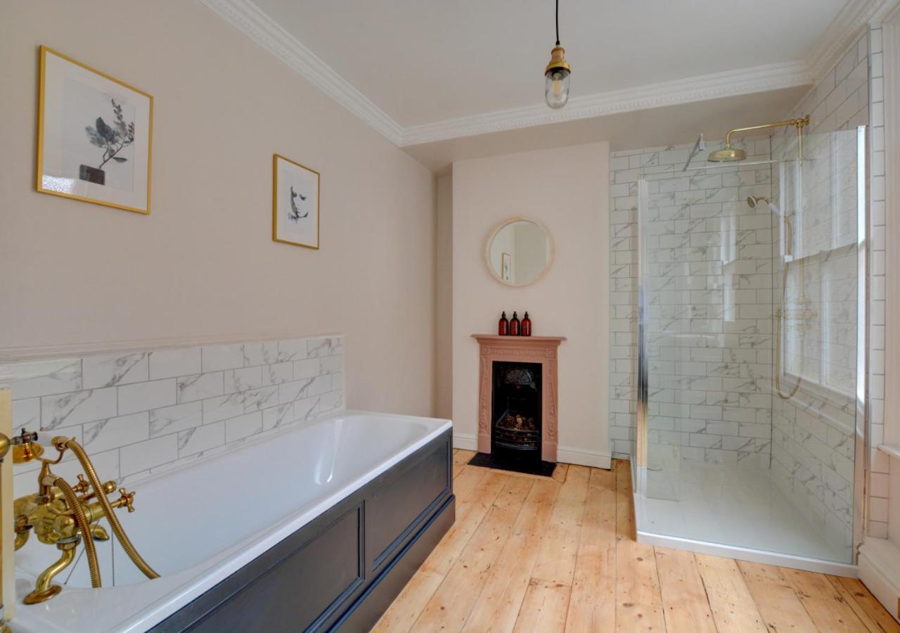 6 Bed in Cromer oc-1996