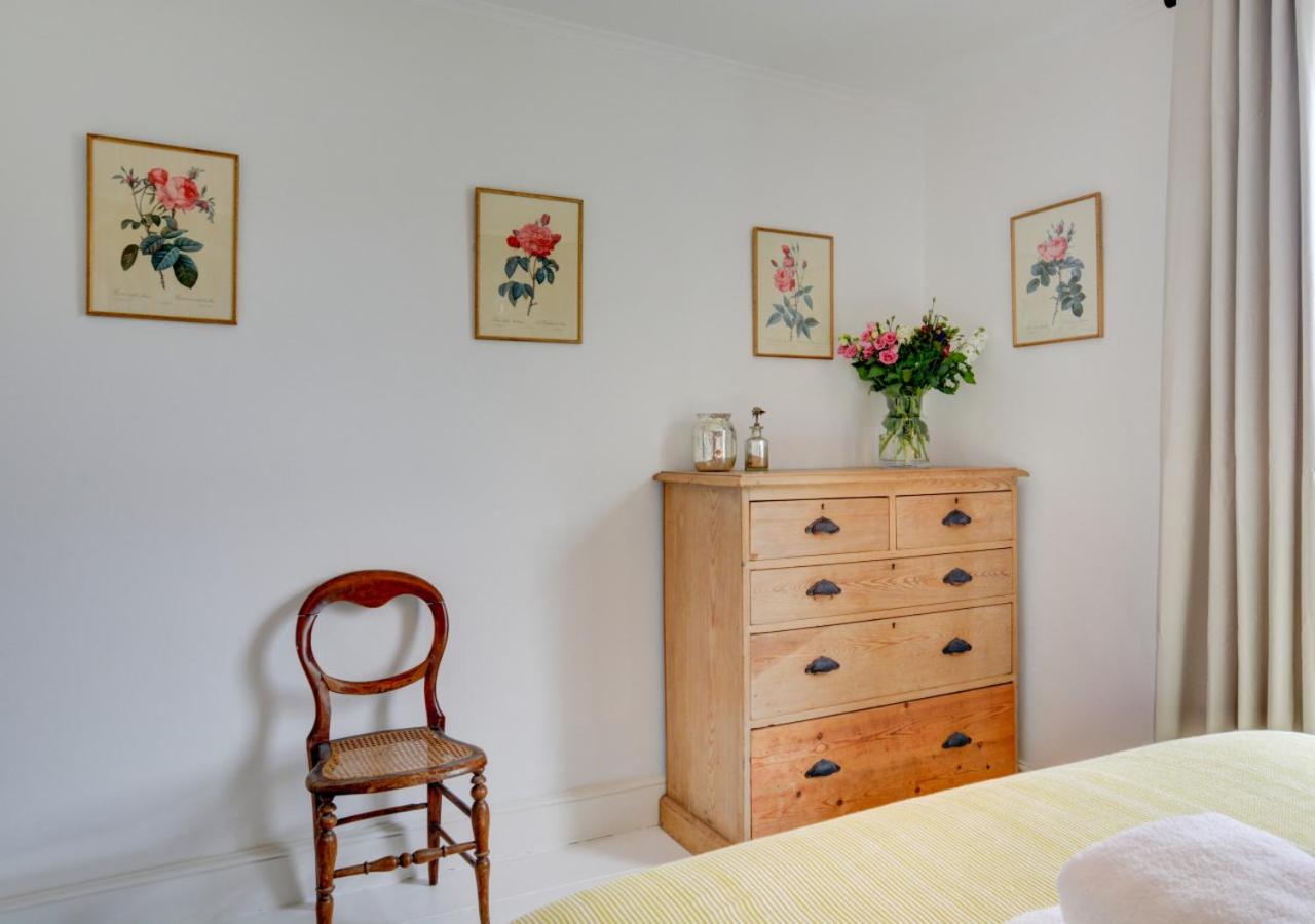 6 Bed in Cromer oc-1996