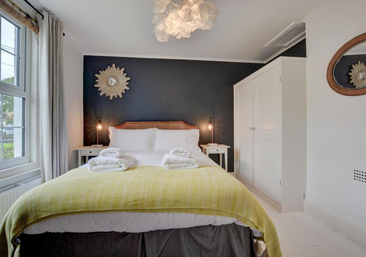 6 Bed in Cromer oc-1996
