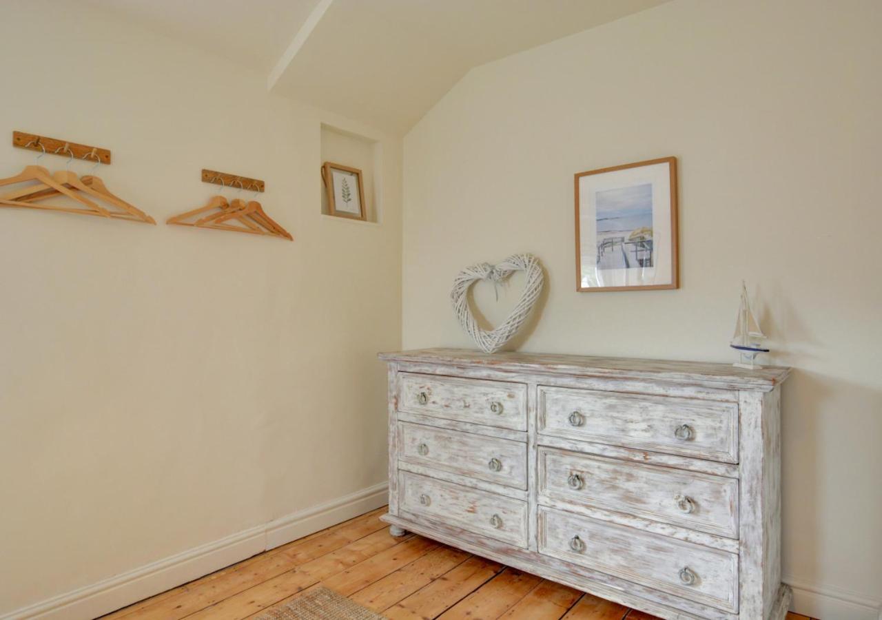6 Bed in Cromer oc-1996