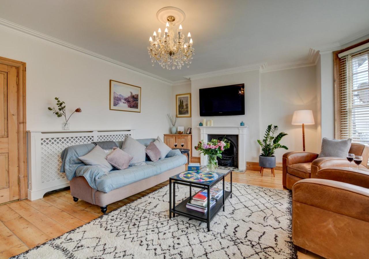 6 Bed in Cromer oc-1996