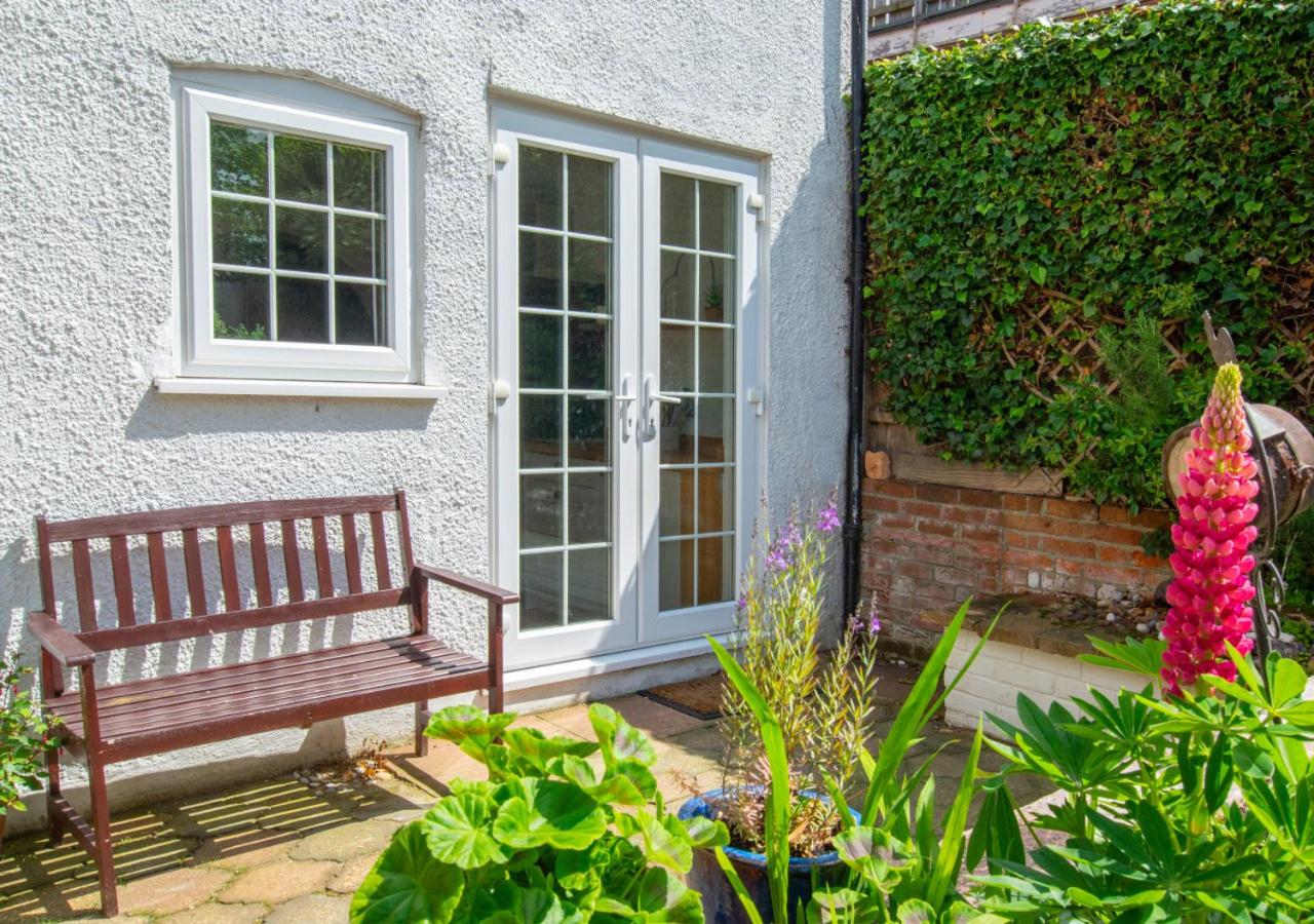 6 Bed in Cromer oc-1996