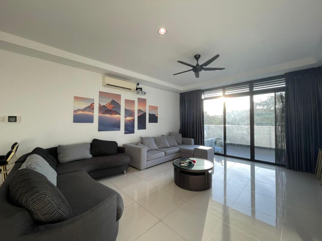 Lux 3BR max 25pax Projector 160inch Netflix Iskandar Puteri near Legoland photo 6