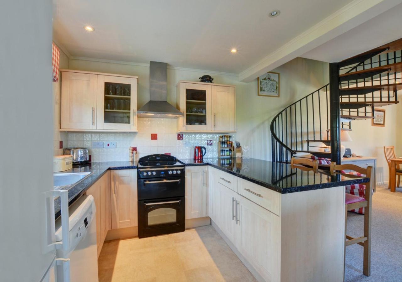3 Bed in Salthouse oc-1753
