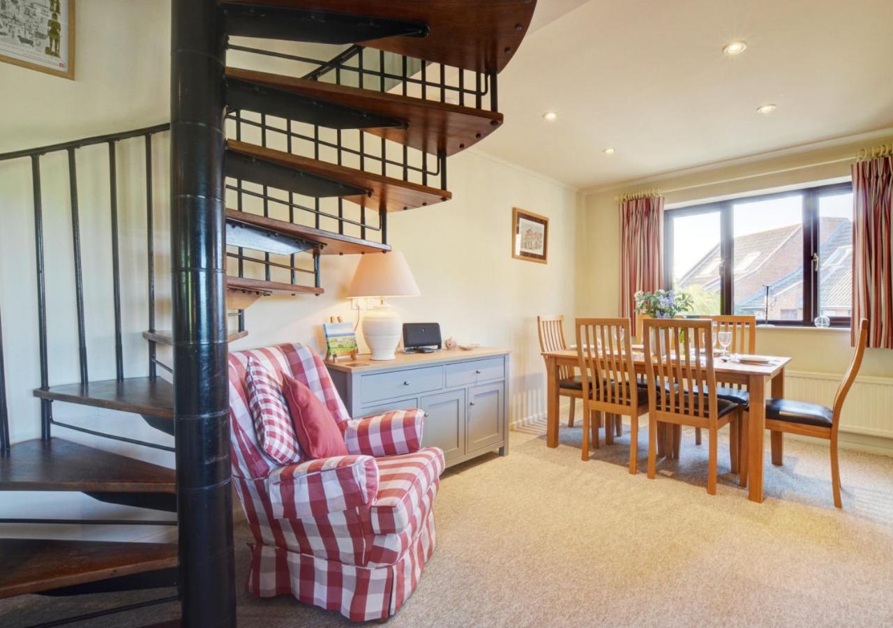3 Bed in Salthouse oc-1753
