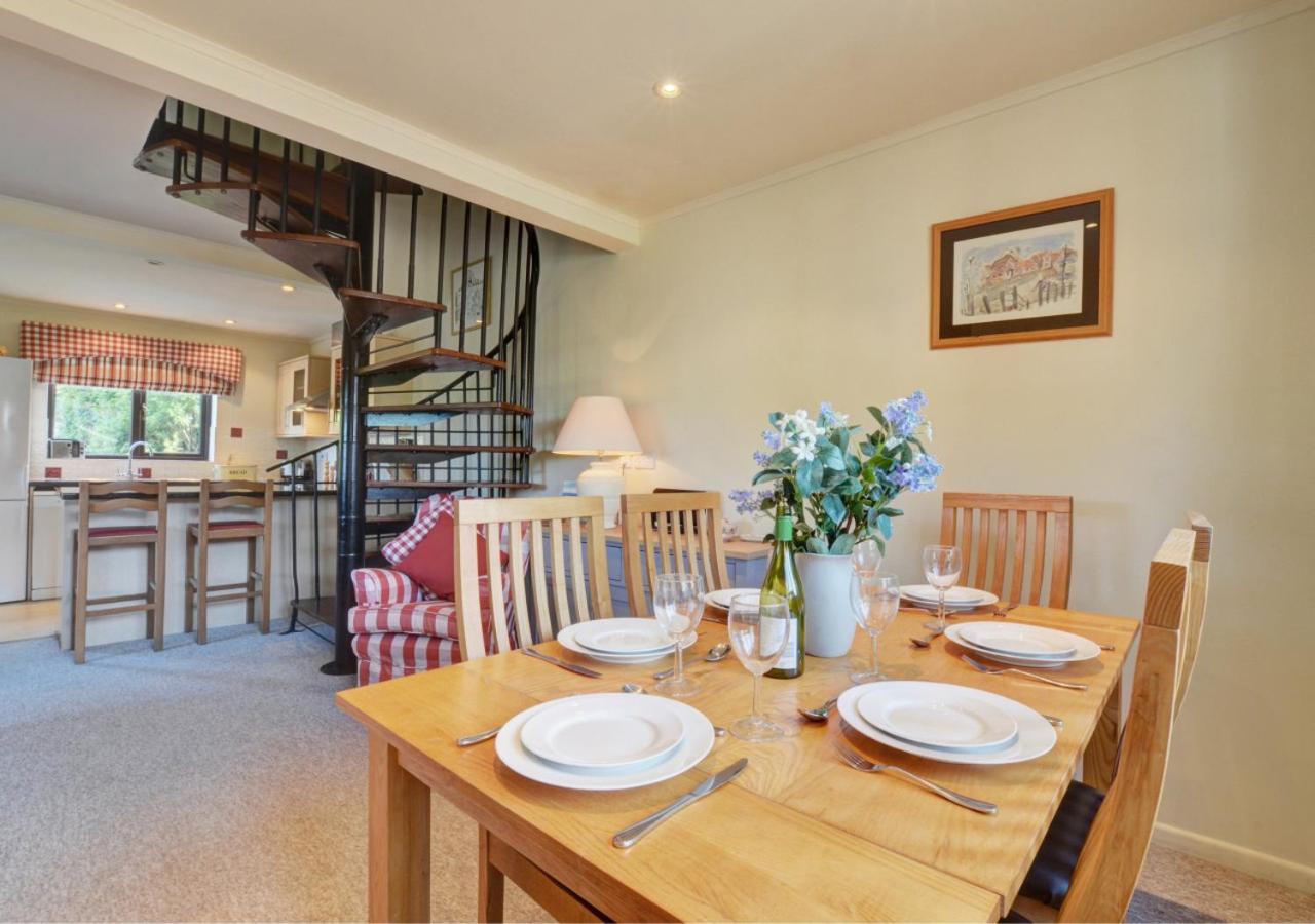 3 Bed in Salthouse oc-1753