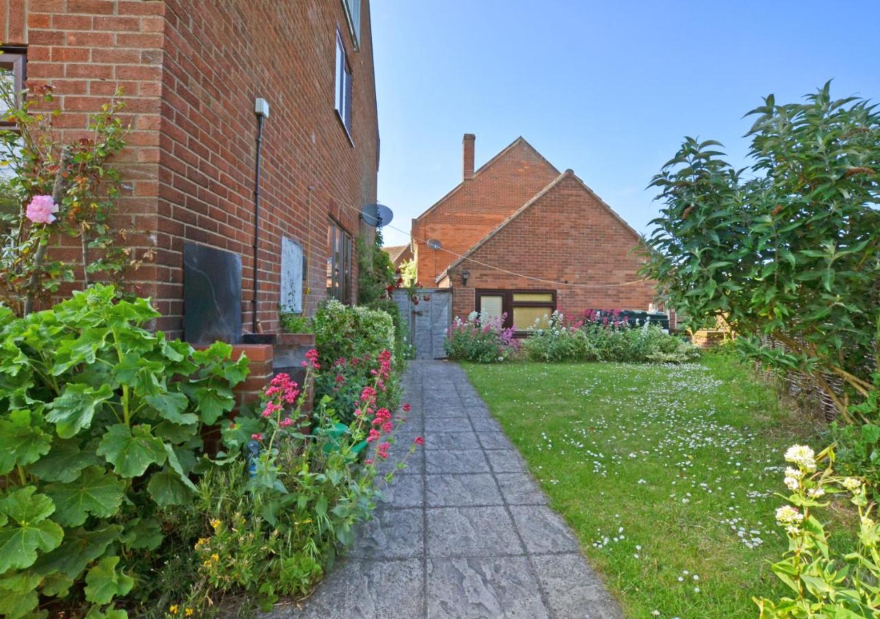3 Bed in Salthouse oc-1753