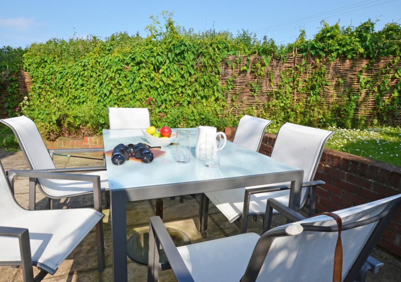 3 Bed in Salthouse oc-1753