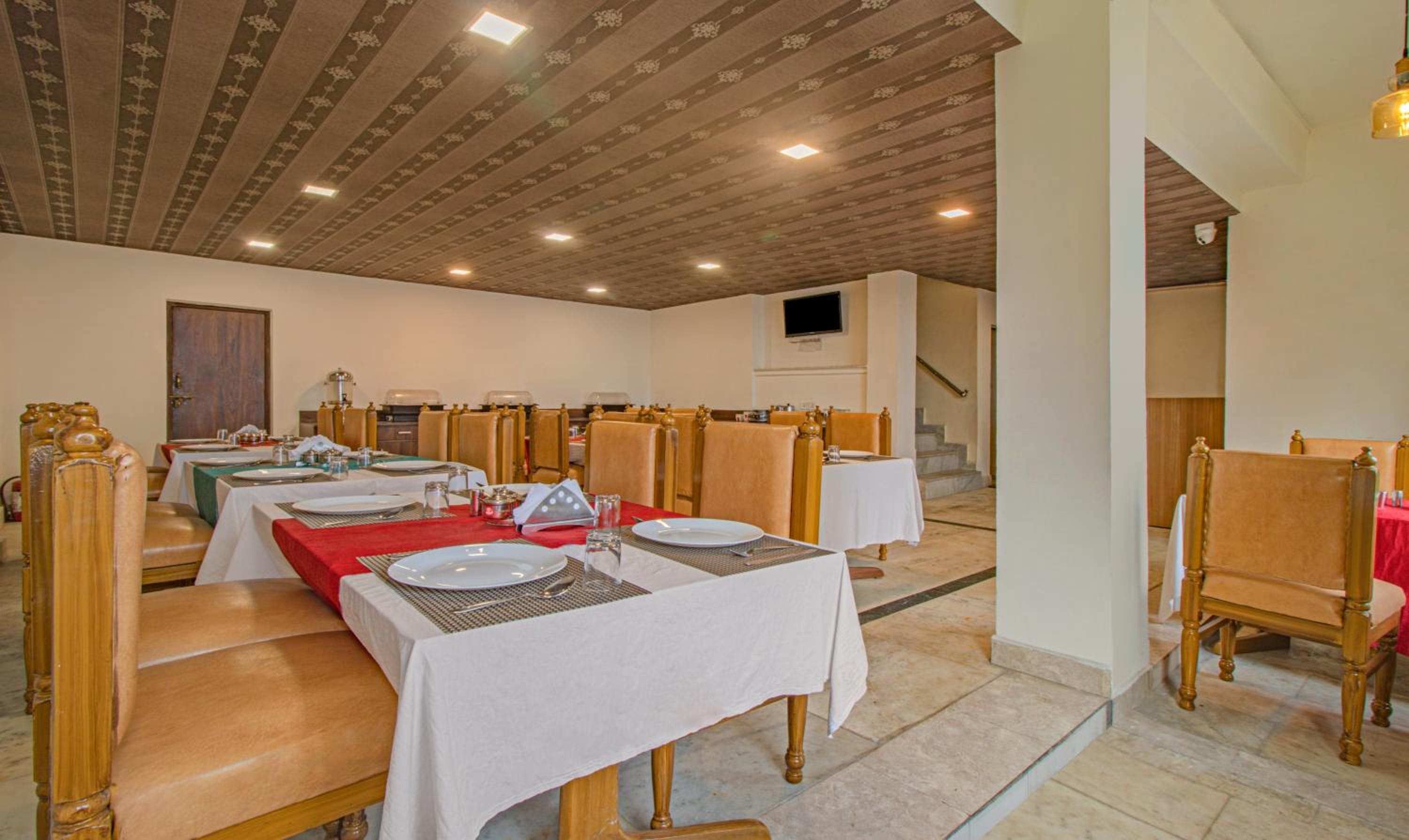 Mussoorie Vacations - Treebo Raj Mall Road - Property Image 11