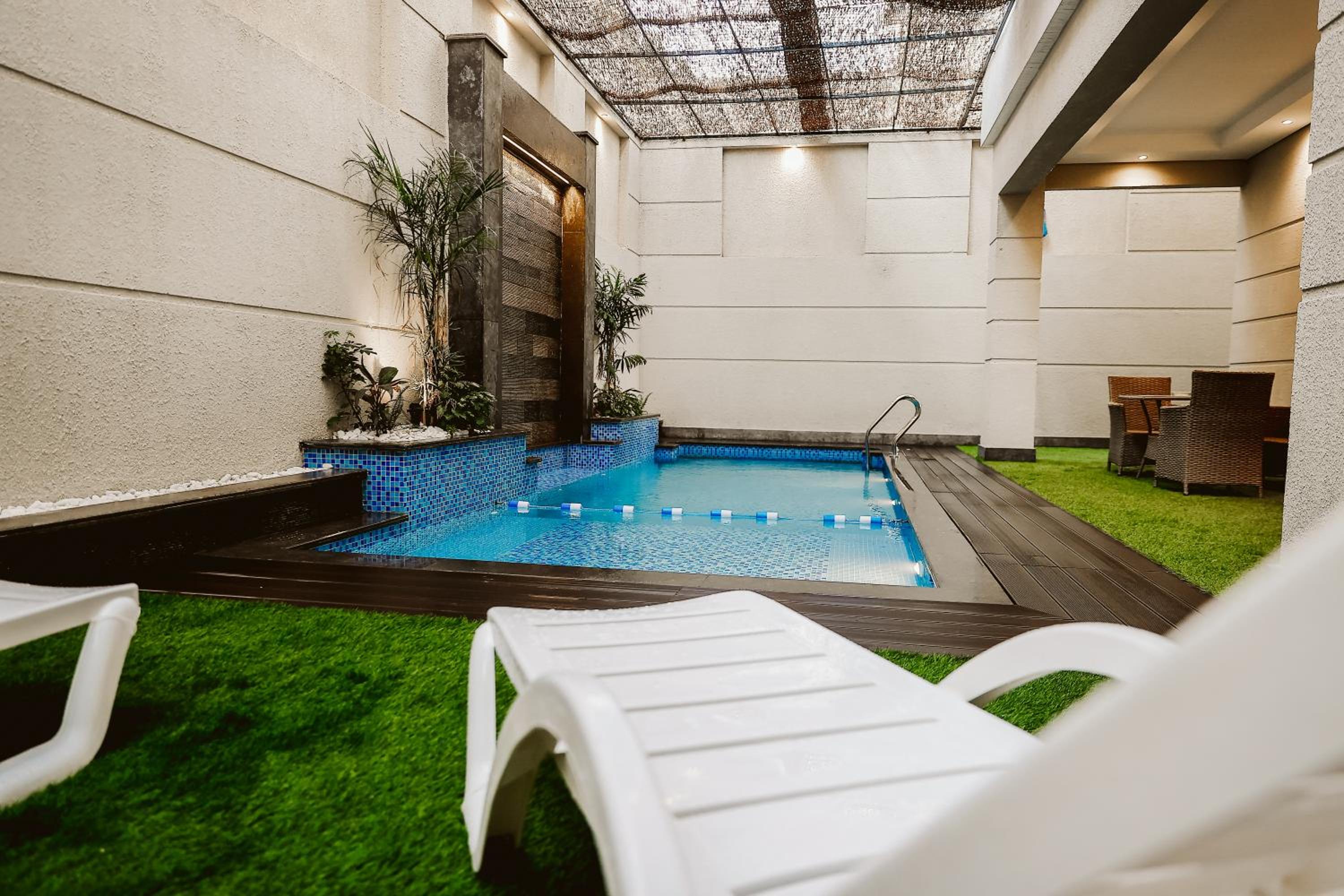M Residence New Cairo - Families only
