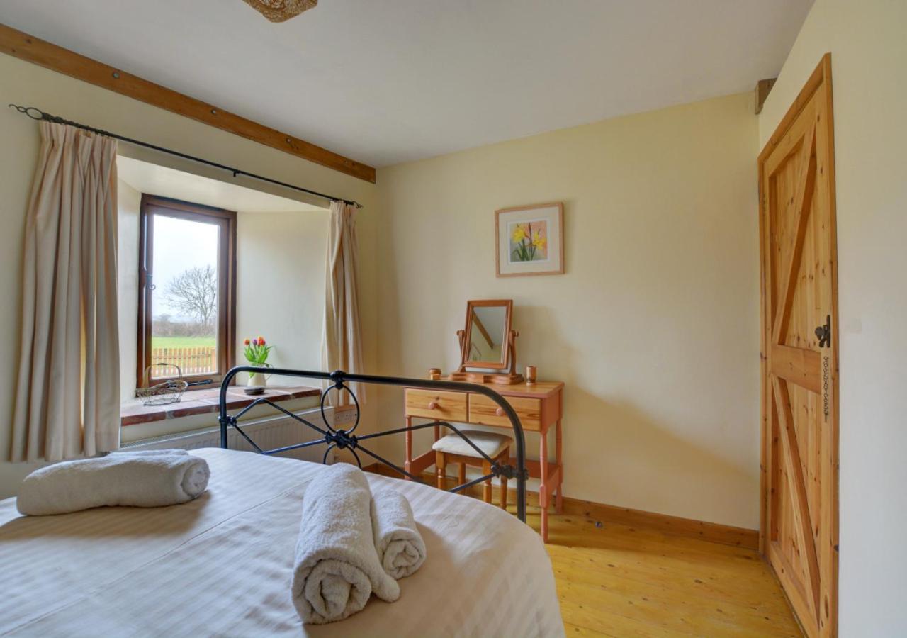 4 Bed in Thursford oc-1142