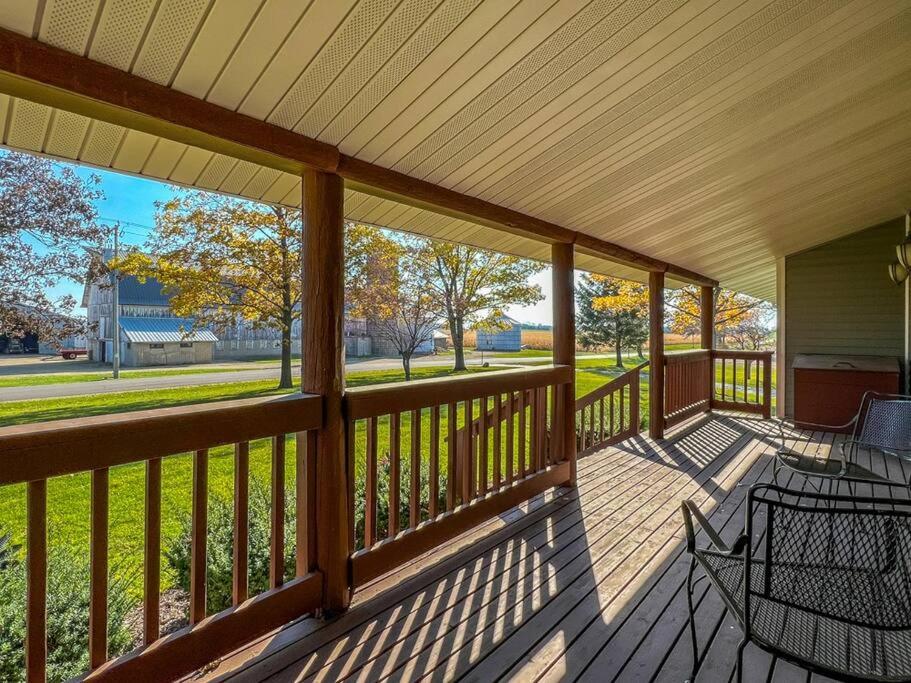 Elkhorn 3 Bedroom 2 Bathroom Log Cabin Sleeps 8 - Lincoln Log Cabin view 4