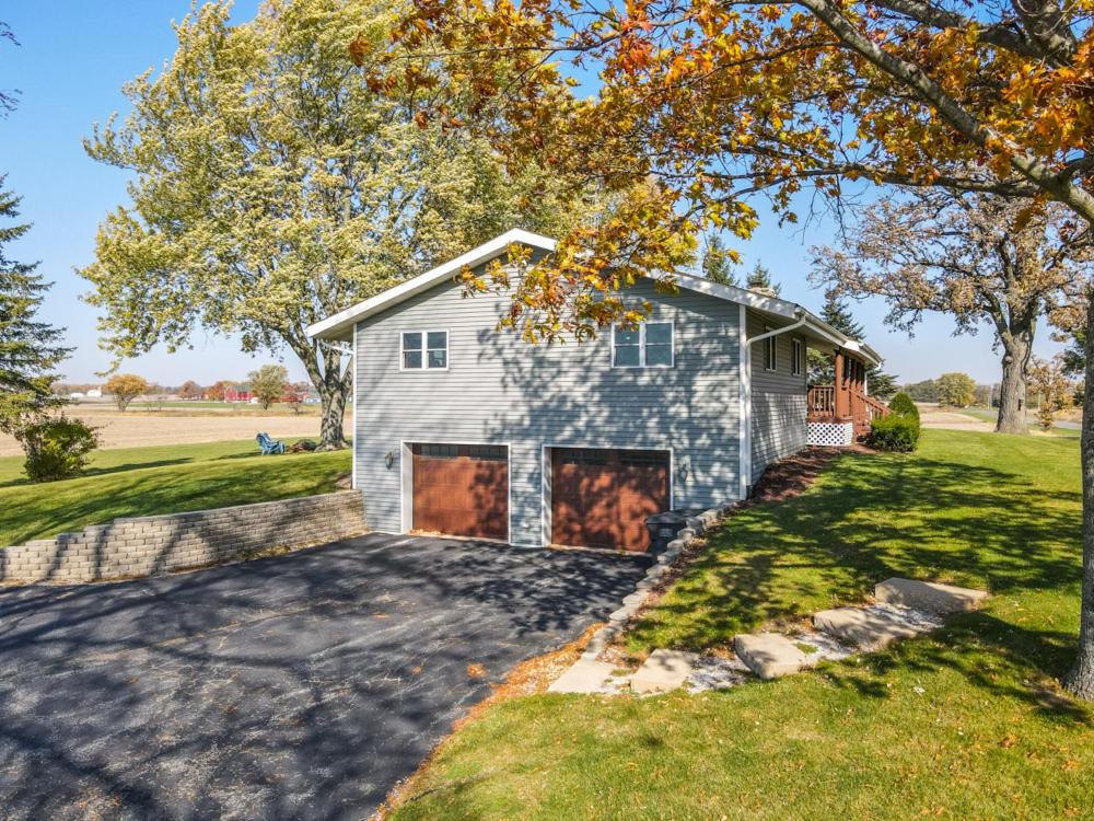 Elkhorn 3 Bedroom 2 Bathroom Log Cabin Sleeps 8 - Lincoln Log Cabin view 2