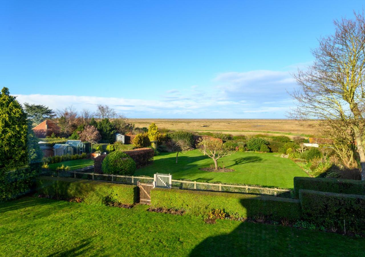 4 Bed in Blakeney oc-2070