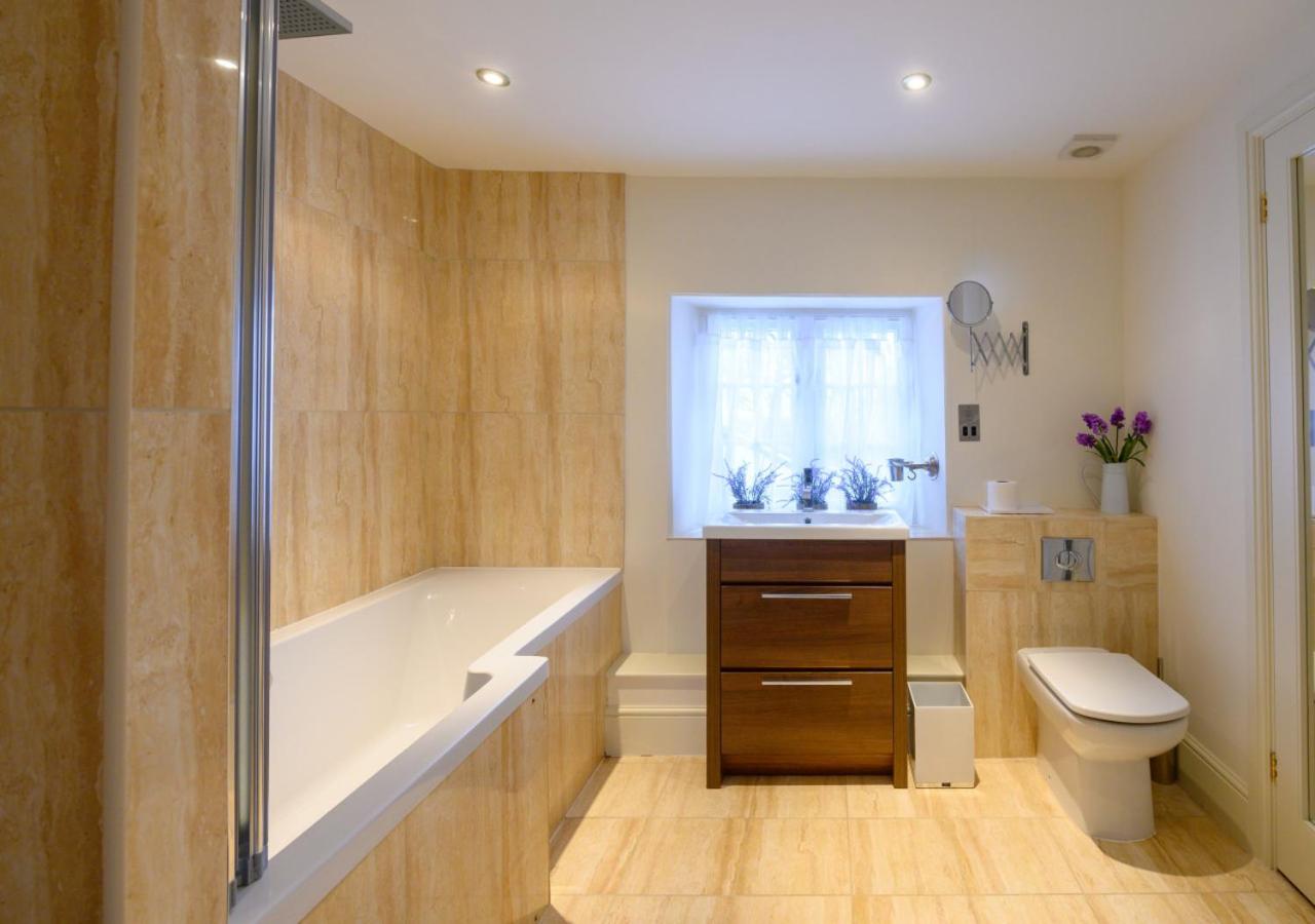 4 Bed in Blakeney oc-2070