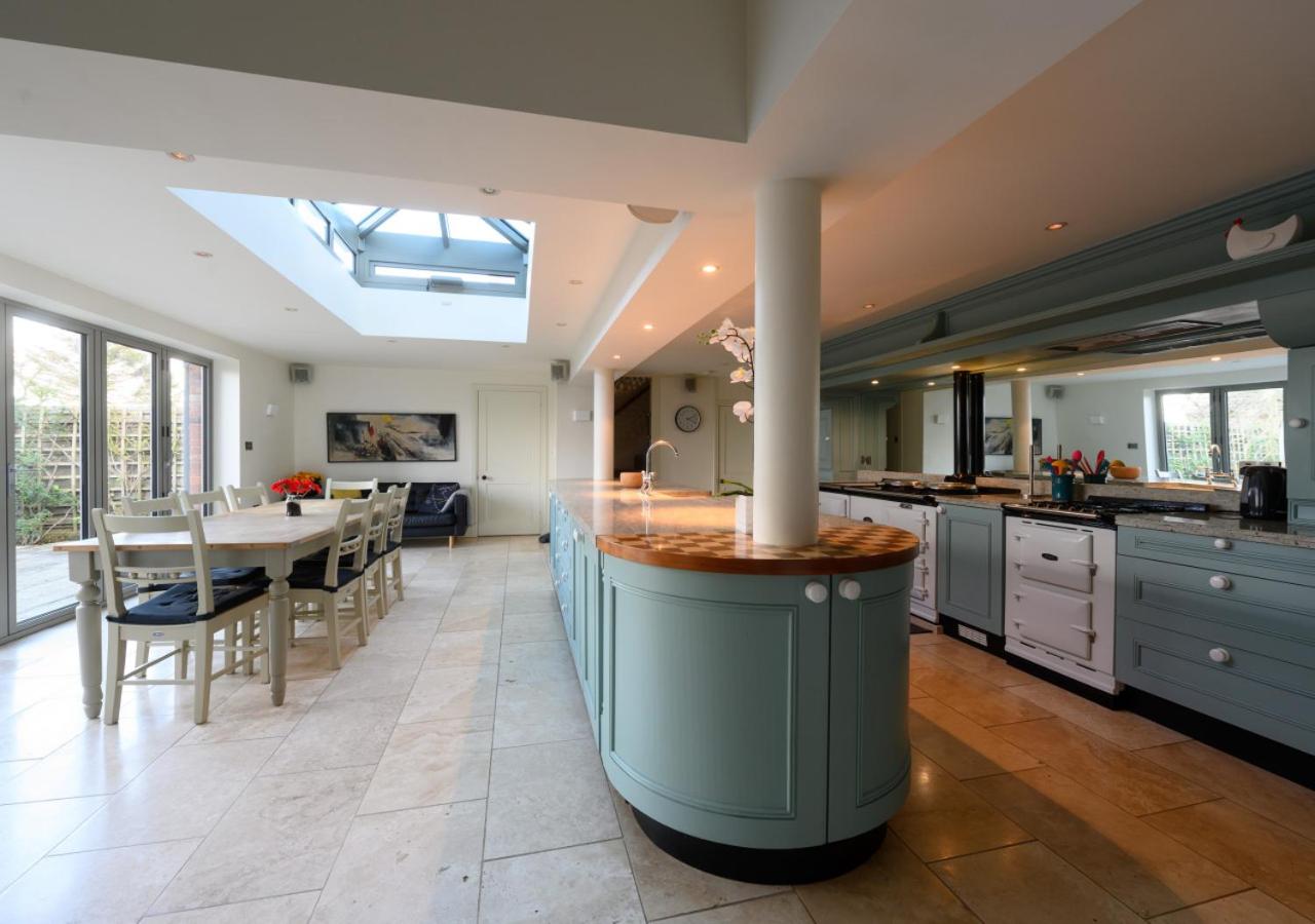 4 Bed in Blakeney oc-2070