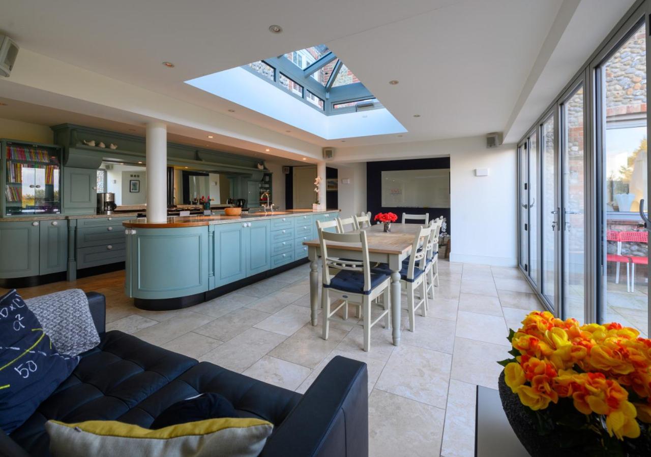 4 Bed in Blakeney oc-2070