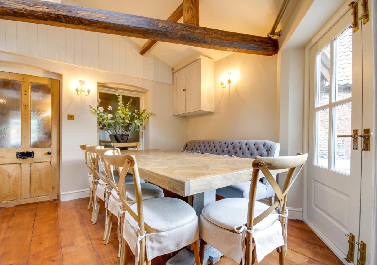 5 Bed in Wighton oc-2179